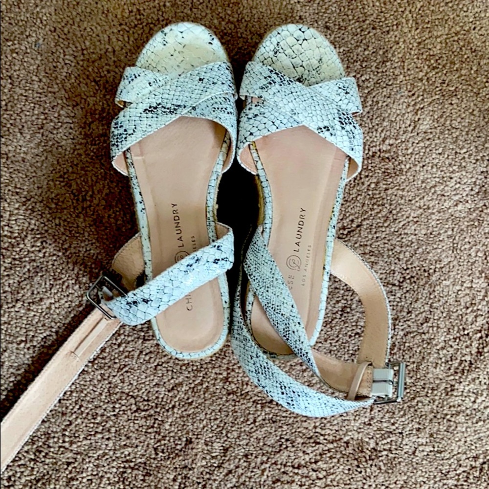 Snake skin flat form sandals